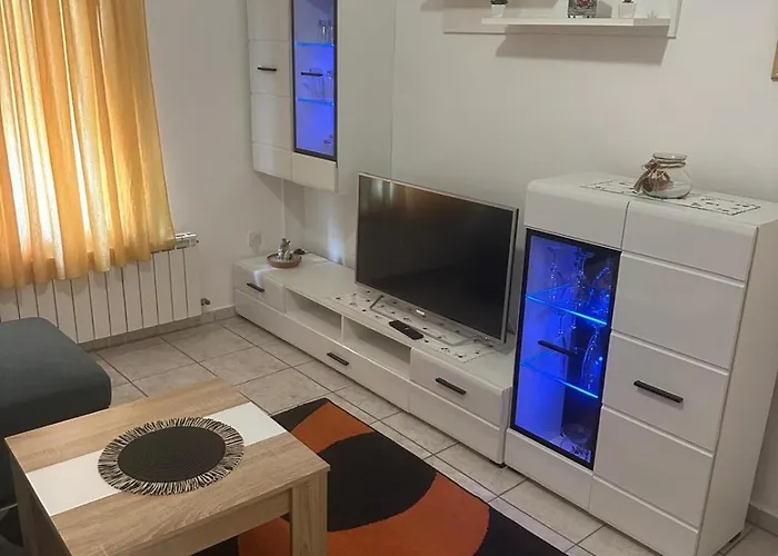 Lorena Apartman Póla